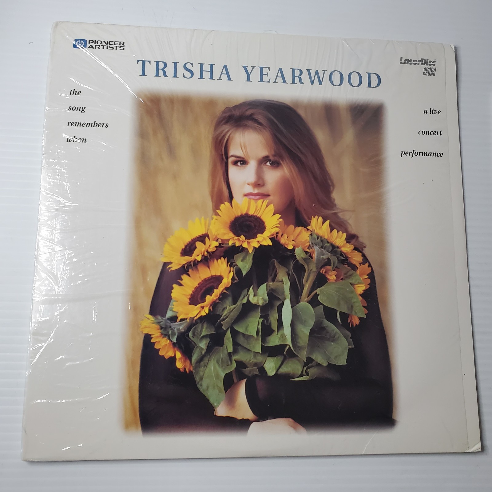 Trisha Yearwood The Song Remembers When Laserdisc Pioner Artists Music Vintage