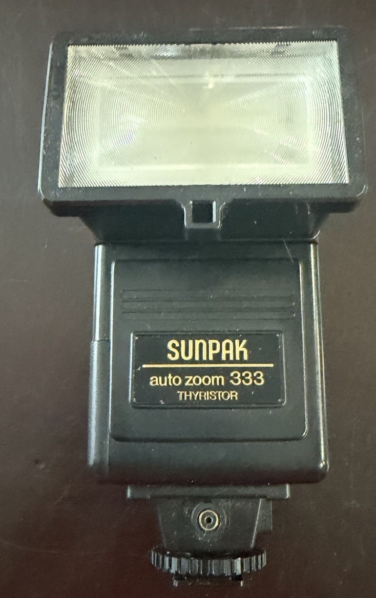 Sunpak 333 Auto Zoom Thyristor Flash Very Good