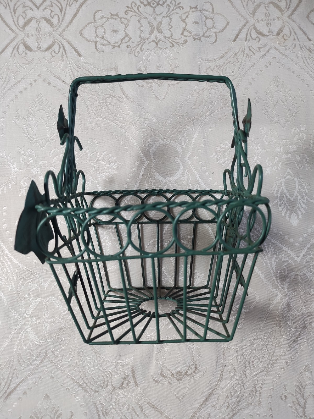 Wire Basket – Decorative with Ivy leaves. Green. Square shaped.