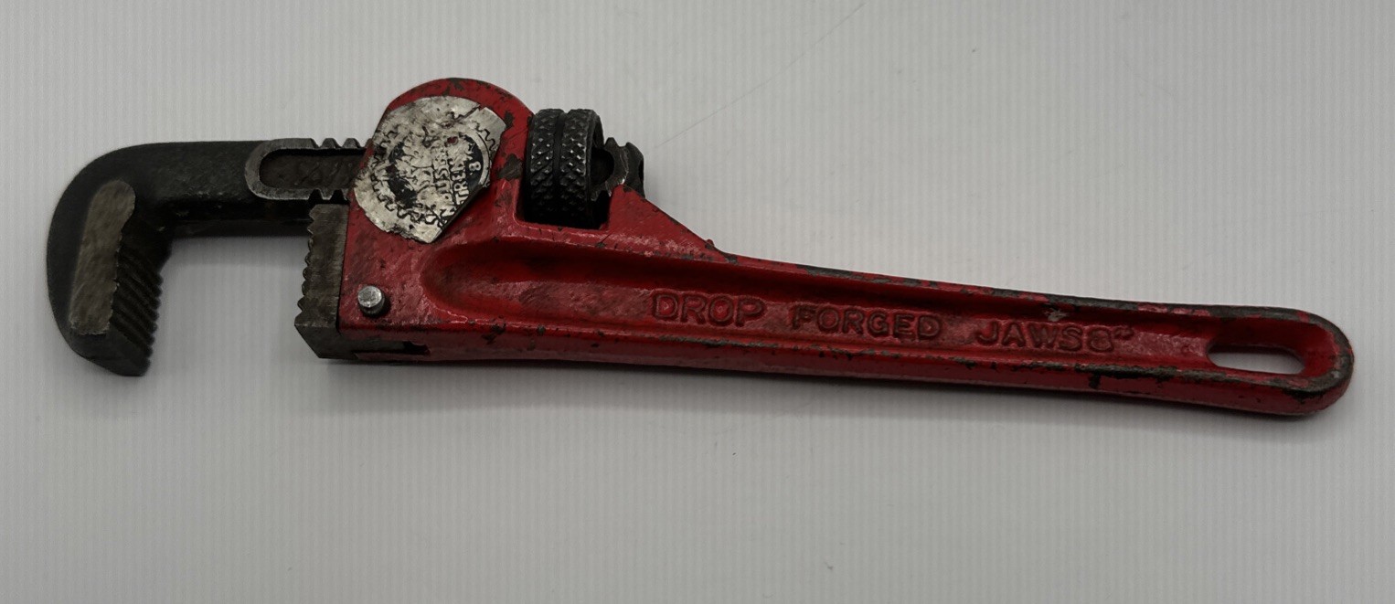 Vintage Pipe Wrench 8" Heavy Duty Drop Forged Jaws Thumb Screw TAIWAN Red
