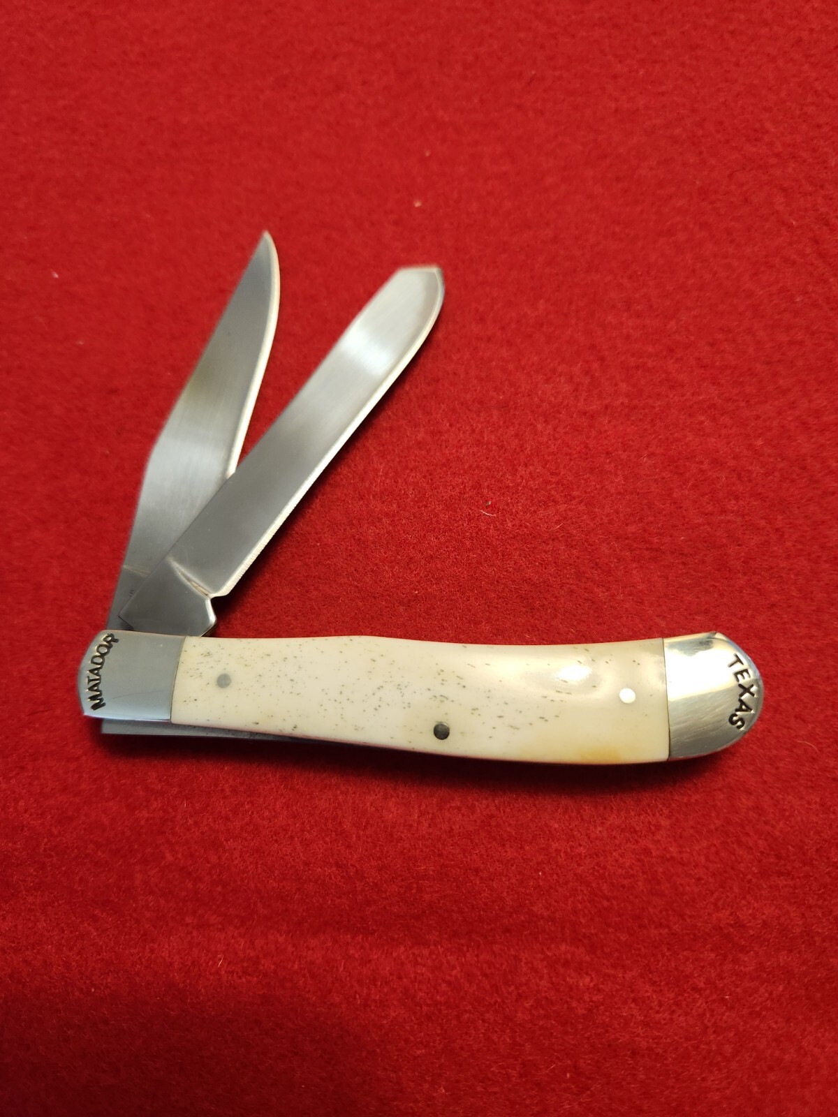 Moore Maker Matador, Texas 5202PC Praying Cowboy Trapper Knife WHITE Bone 2024