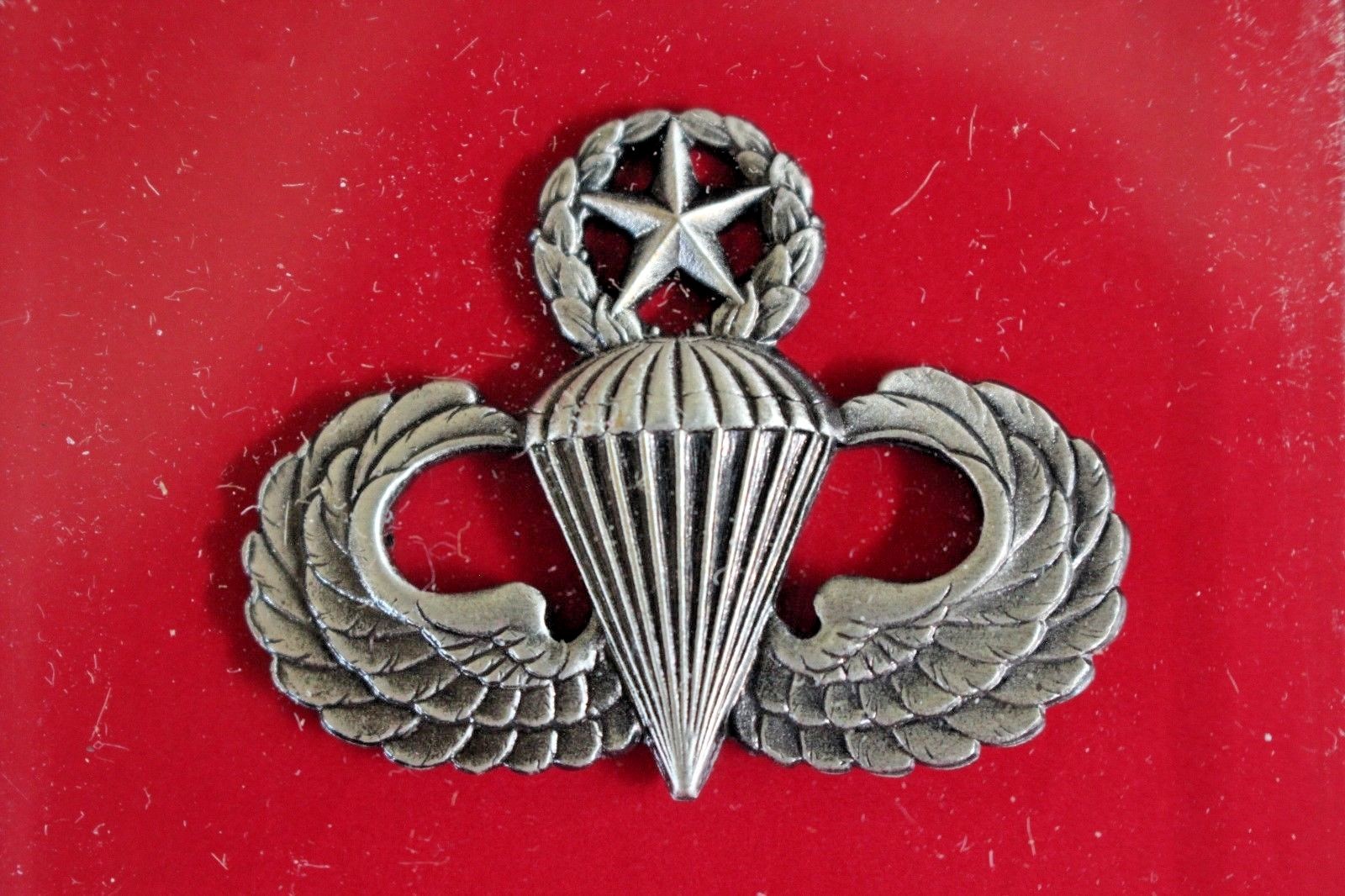 US ARMY UNIFORM FULL SIZE MASTER PARACHUTIST ANTIQUE SILVER QUALIFICATION BADGE