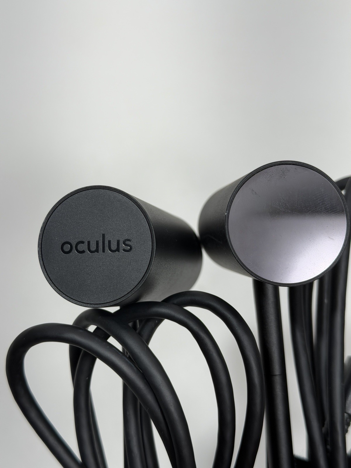 Pair 2 Genuine Oculus Rift Virtual Reality CV1 Sensor 3P-A, Black