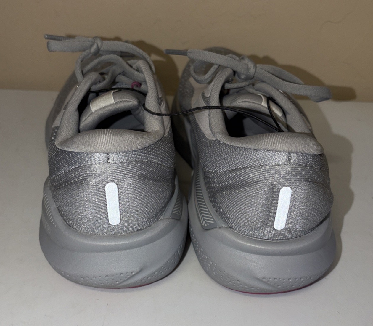 Brooks Adrenaline GTS 24 Women's Alloy/White/Zephyr, Multiple size 7