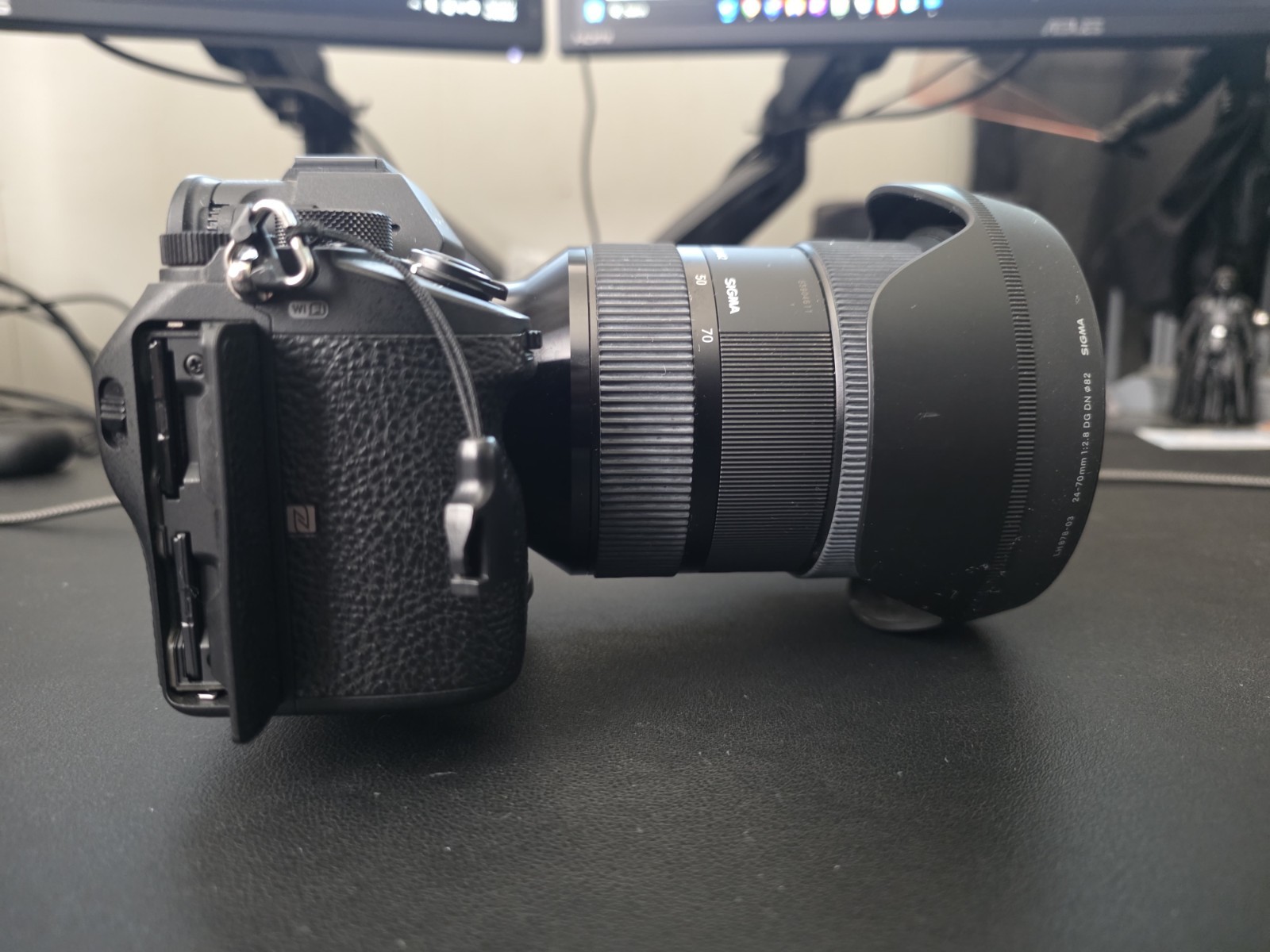 Sony α7R III Camera Bundle w/ Sigma 24-70mm Lens + Accessories