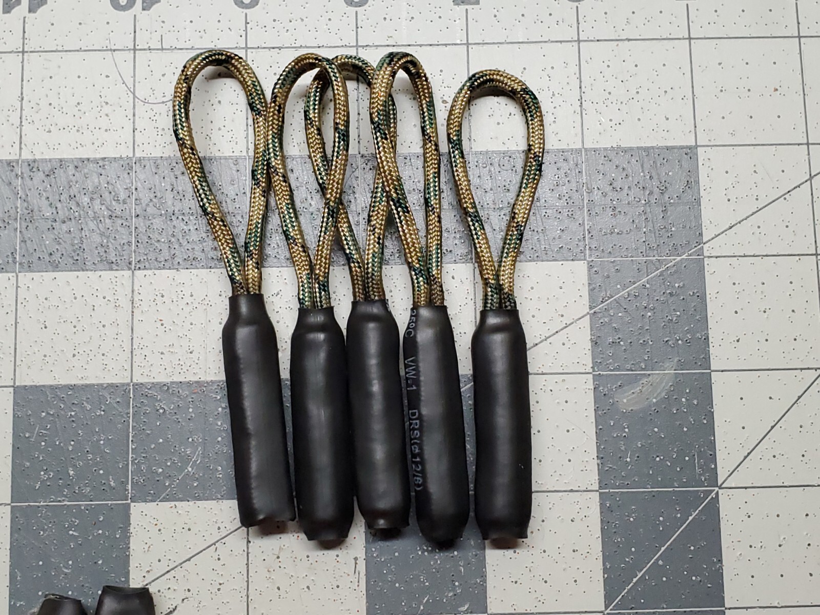 BushCraft Fire Starter Zipper Pulls