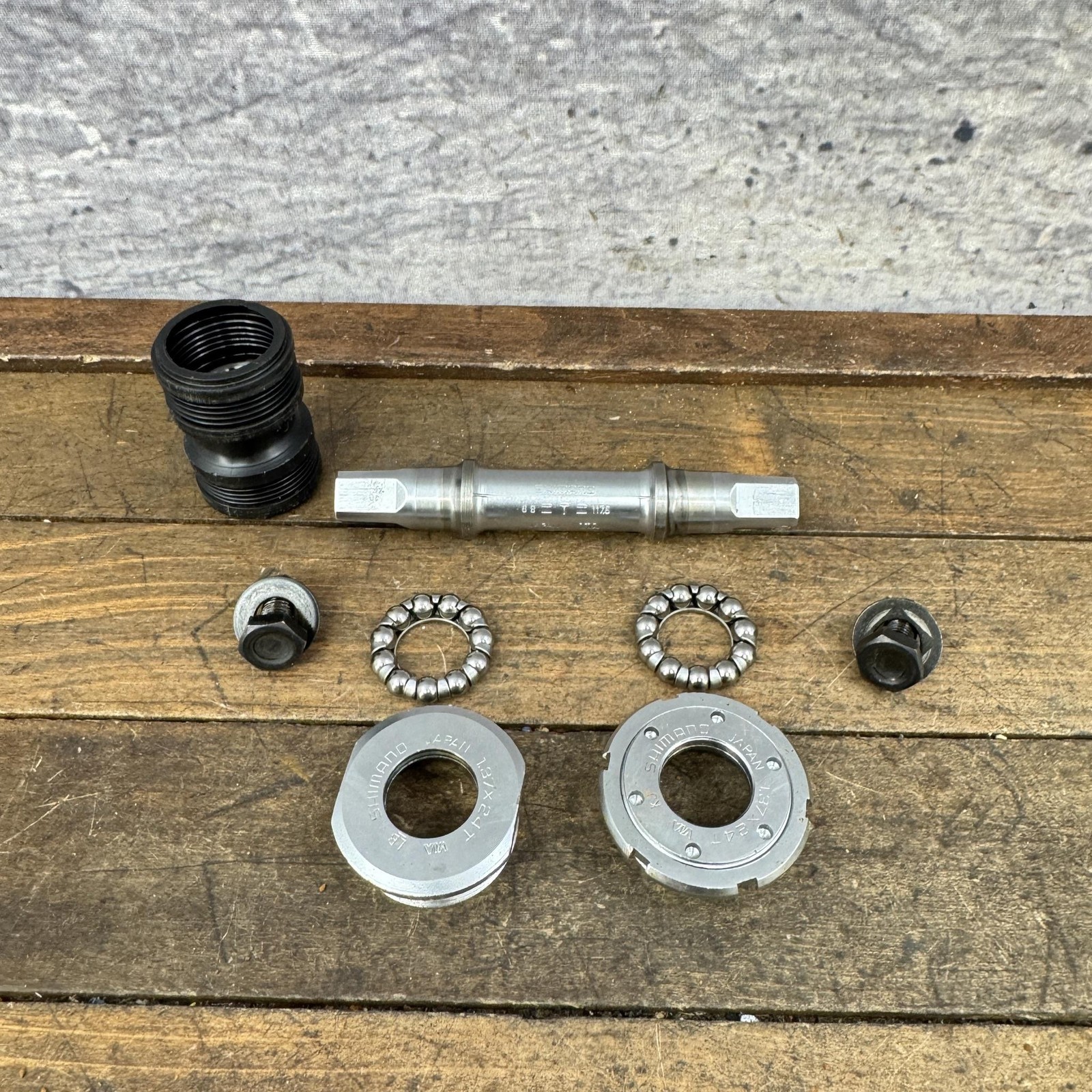 Vintage Shimano Deore Bottom Bracket 68mm 1.37x24 BSA JIS Square Taper Japan