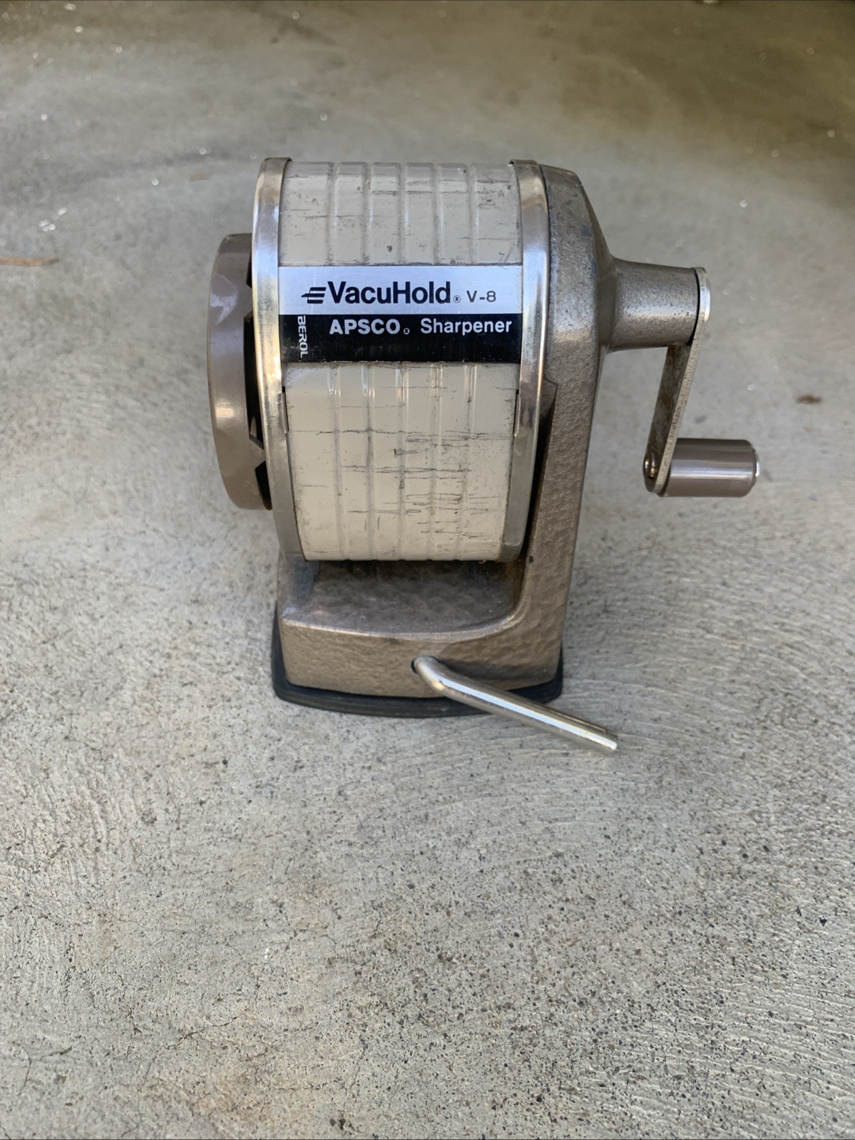 Vintage APSCO VacuHold V-8 Desk Top Suction Vacuum Mount School Pencil Sharpener