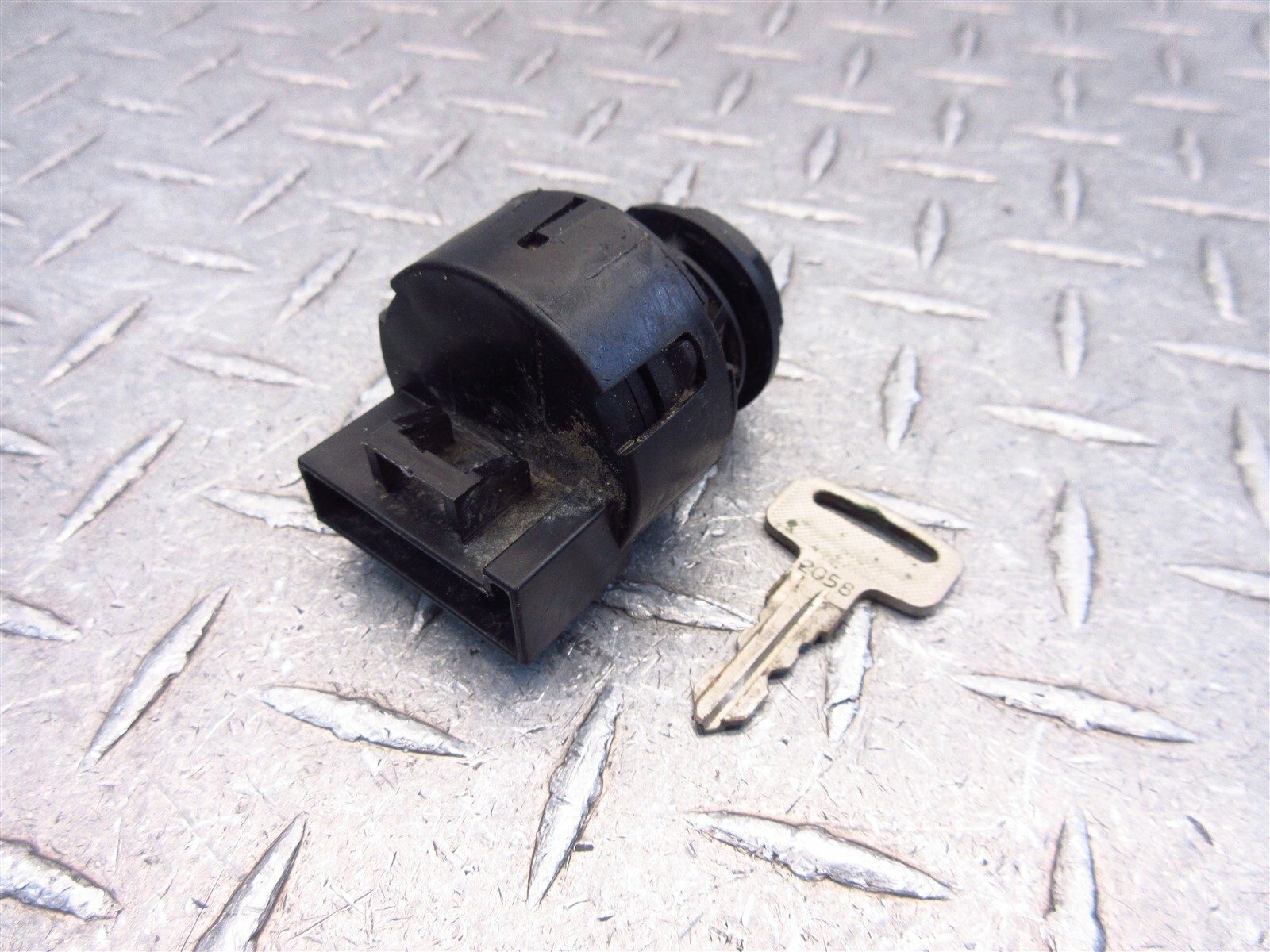 2011 11 12 Polaris Ranger RZR 900 XP OEM Ignition Switch With Key 4012165