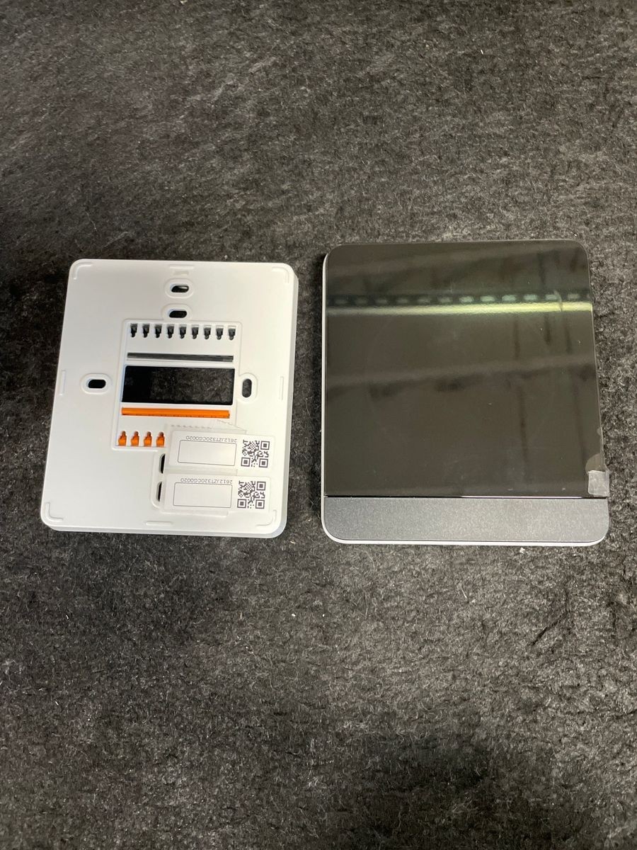 HONEYWELL TC300 Commercial Thermostat 100-277VAC 50/60HzTC320C-G
