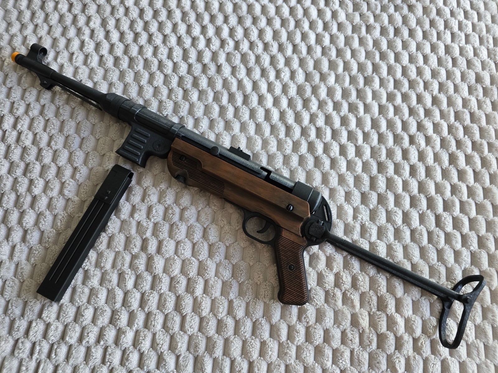 3D Printed MP40 Replica WWII – Handcrafted – Moving Parts – Non-functional