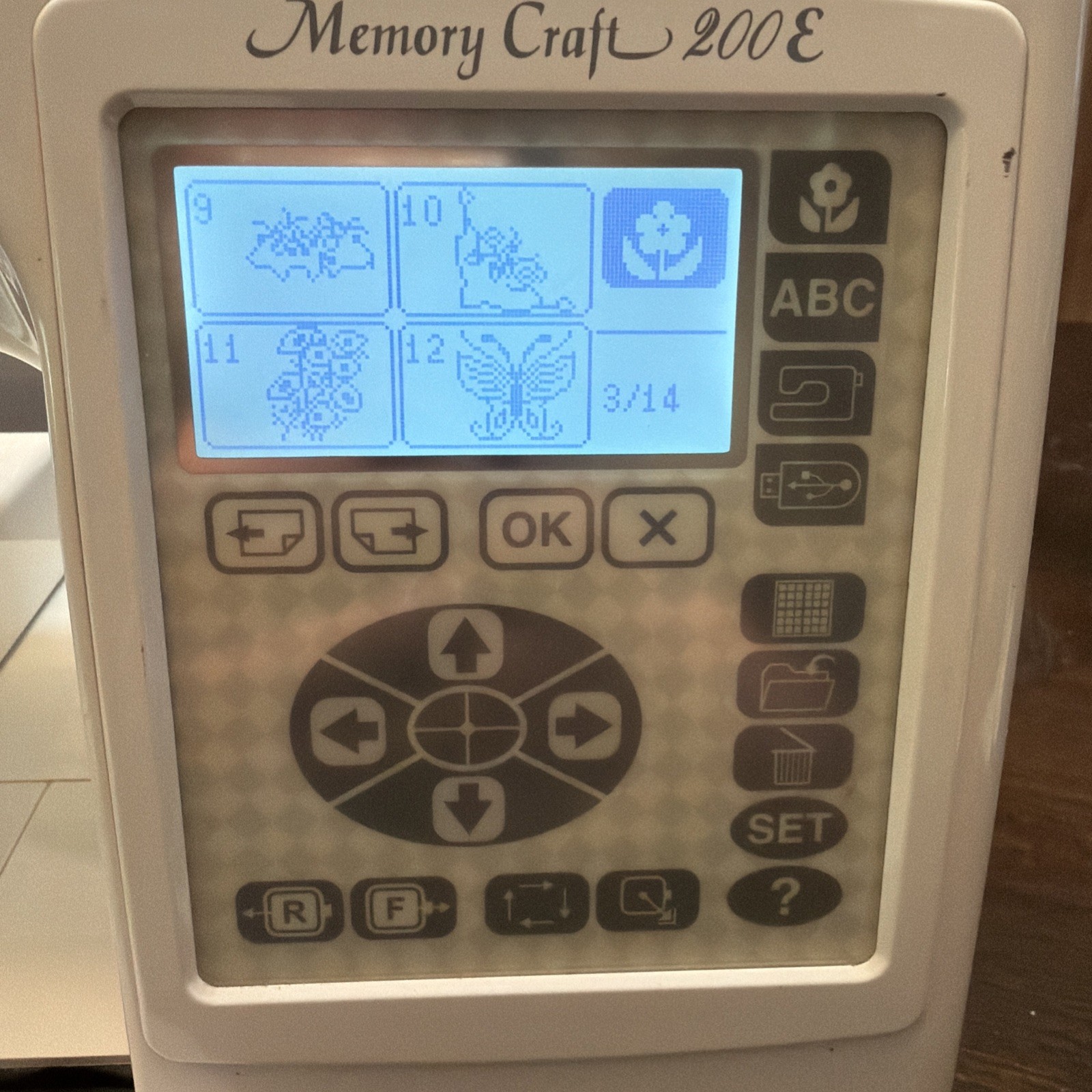Janome Memory Craft 200E Embroidery Sewing Machine Computerized Tested Works