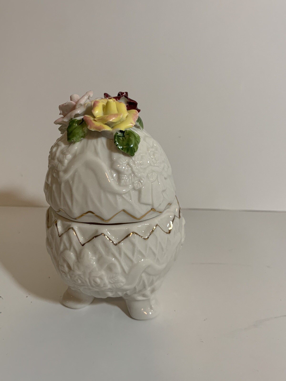 Porcelain Egg Shaped Trinket Box Porcelain 3 Footed Gold Trim w/ 3D Flowers