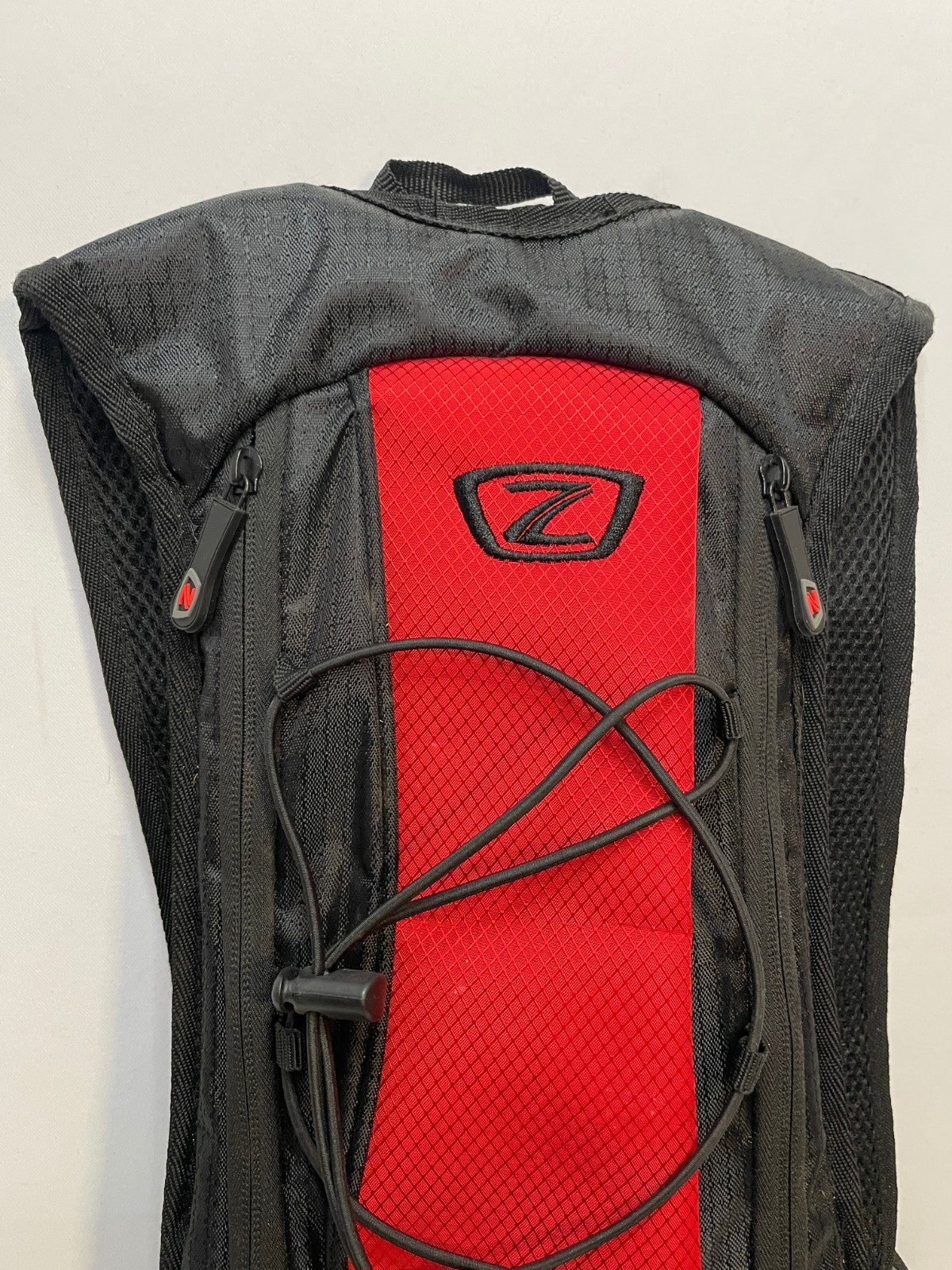 Zefal hiking hydration backpack 17" x 8" x 2" bag camping day pack 1.5 liter
