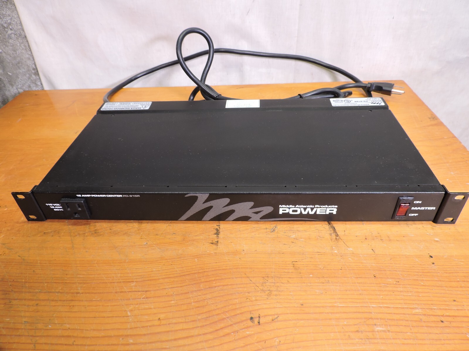 Middle Atlantic PD-915R rack mounted power strip.
