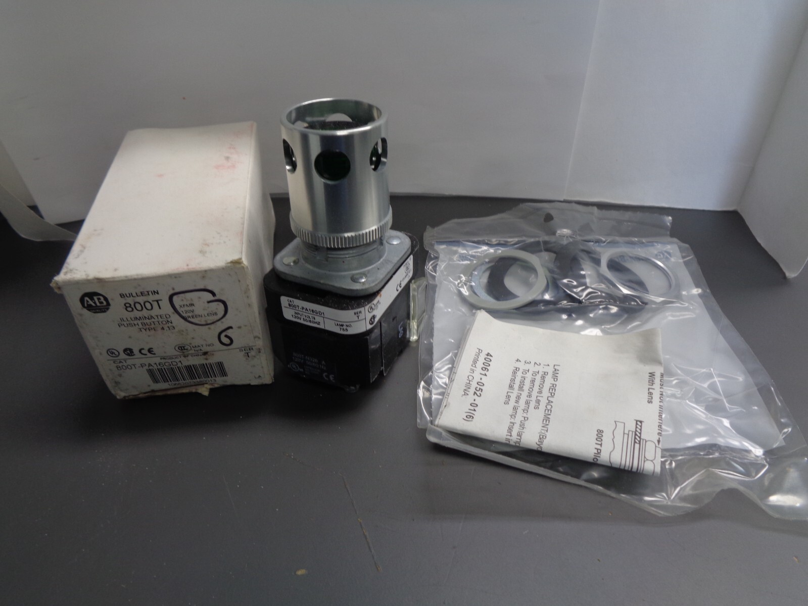 New Allen Bradley 800T-PA16GD1 Illuminated Green Push Button Series T NIB
