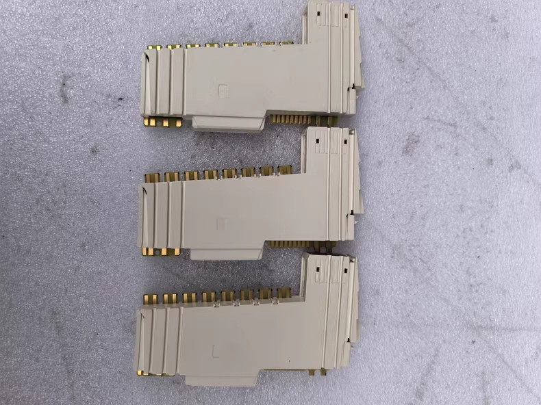 NEW TM5SDI16D PLC Module TM5SDI16D