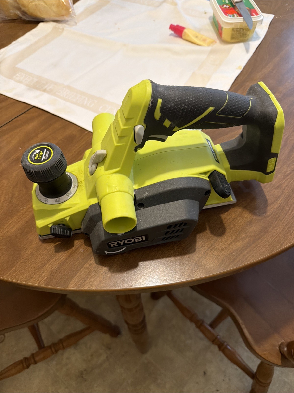 Plane Ryobi 18V