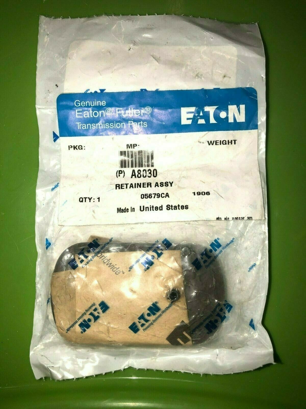 Eaton Fuller A8030 Transmission Retainer Assembly w/Roll Pin