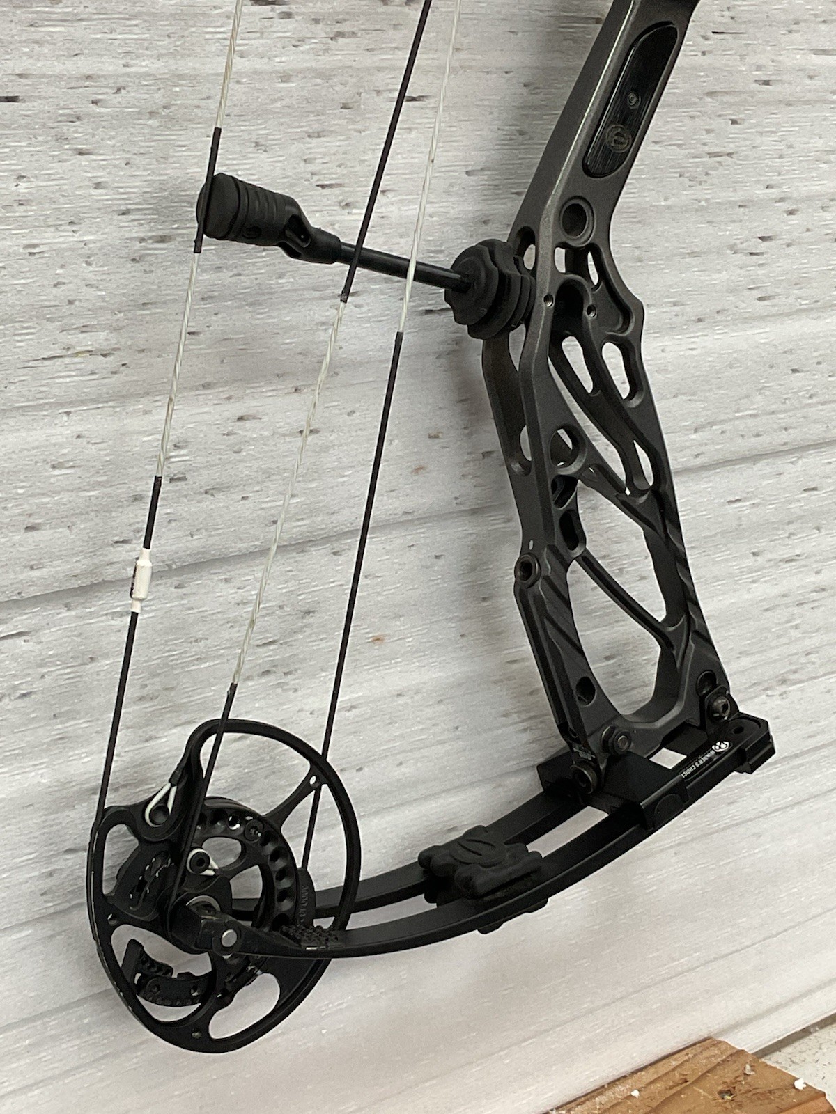 Elite Kure #65, RH In Graphite Gray