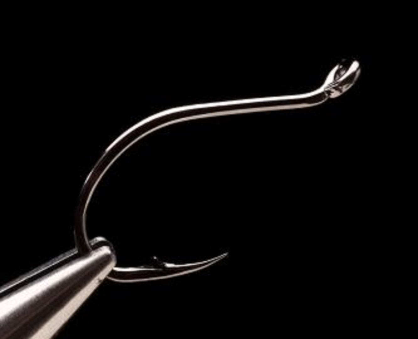 DAIICHI 2557 Black Nickel Intruder Trail Hooks - Fly Tying