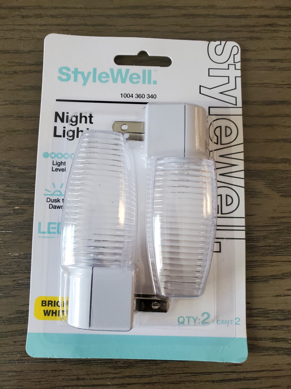 Pack of 2 StyleWell 1004 360 340 LED Night Lights Automatic Dusk To Dawn Bright