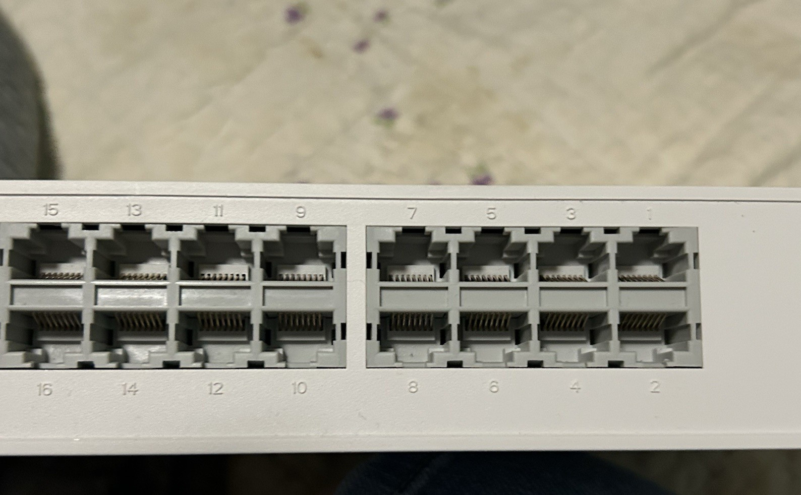 Switch Ethernet Trendnet 16 Port Model TEG-S16D Used White