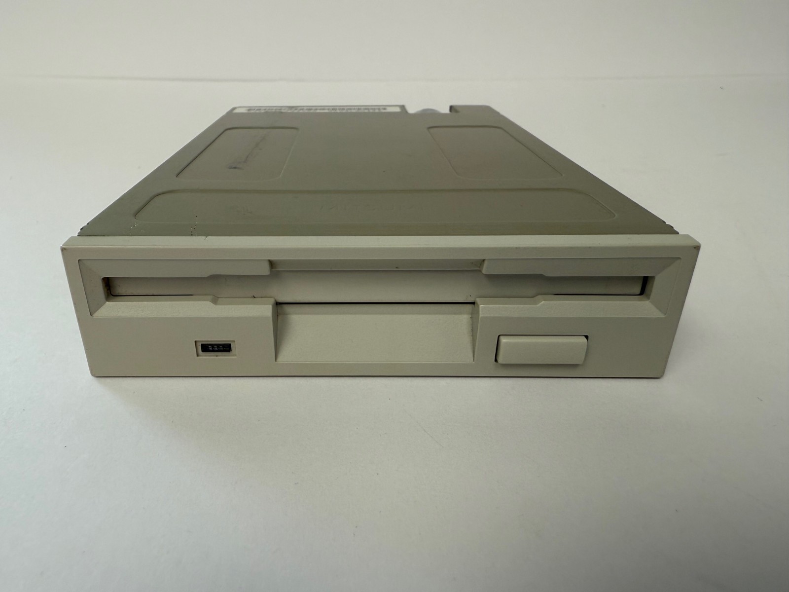 NEWTRONICS MITSUMI D359T5 3.5" 1.44MB fLOPPY DRIVE WHITE BEZEL