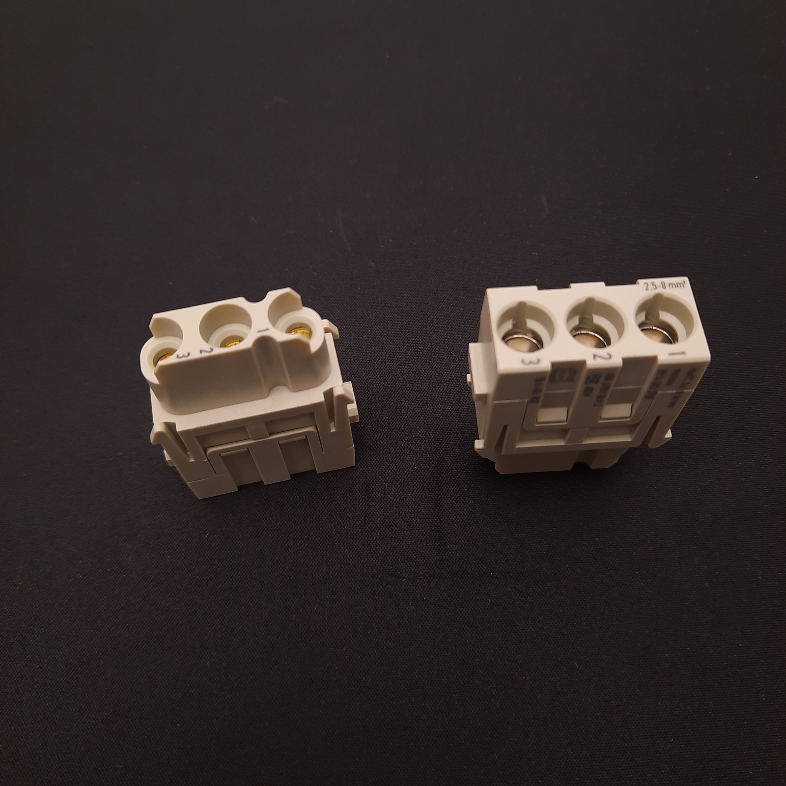 Harting 09140032701 Socket Insert 3 Position 8-14AWG, 600V, 40A, Han Modular