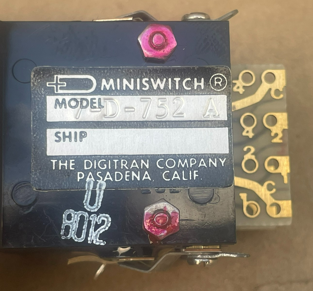 The Digitran Company Miniswitch Model 7-D-752 A