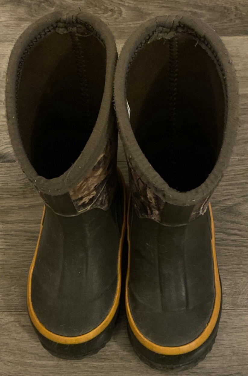 Boots 8 Fans Kids Neoprene Rain Waterproof  Hunting & Fishing Realtree Sz 8 EUC