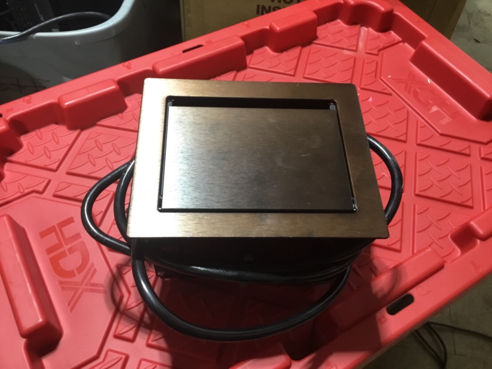 EXTRON HSA CABLE CUBBY 700 US 16-1405-02 CABLE ACCESS ENCLOSURE AV CONNECTIVITY