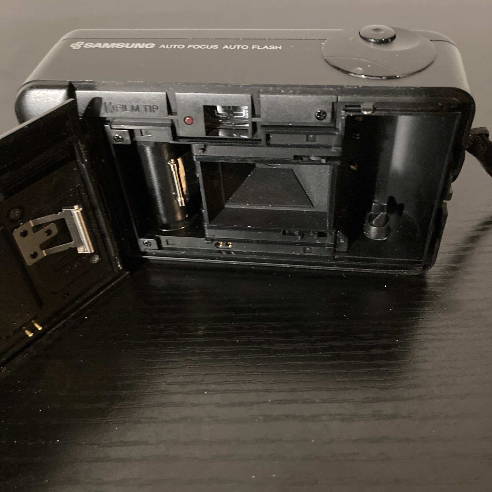 Samsung AF 400 Camera super great working condition. 35 mm camera. ￼ VINTAGE!!!!