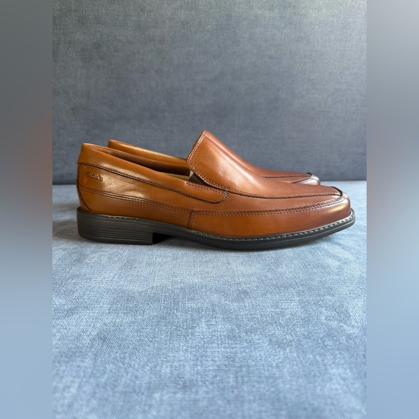 Clarks Cosgrove Free Loafer Men’s SZ 12M Brown Leather Slip On Comfort Shoe New