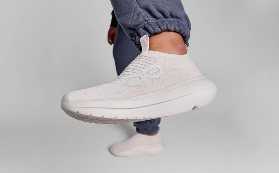 Oofos Women’s Size 8 Oomy Zen Chalk White
