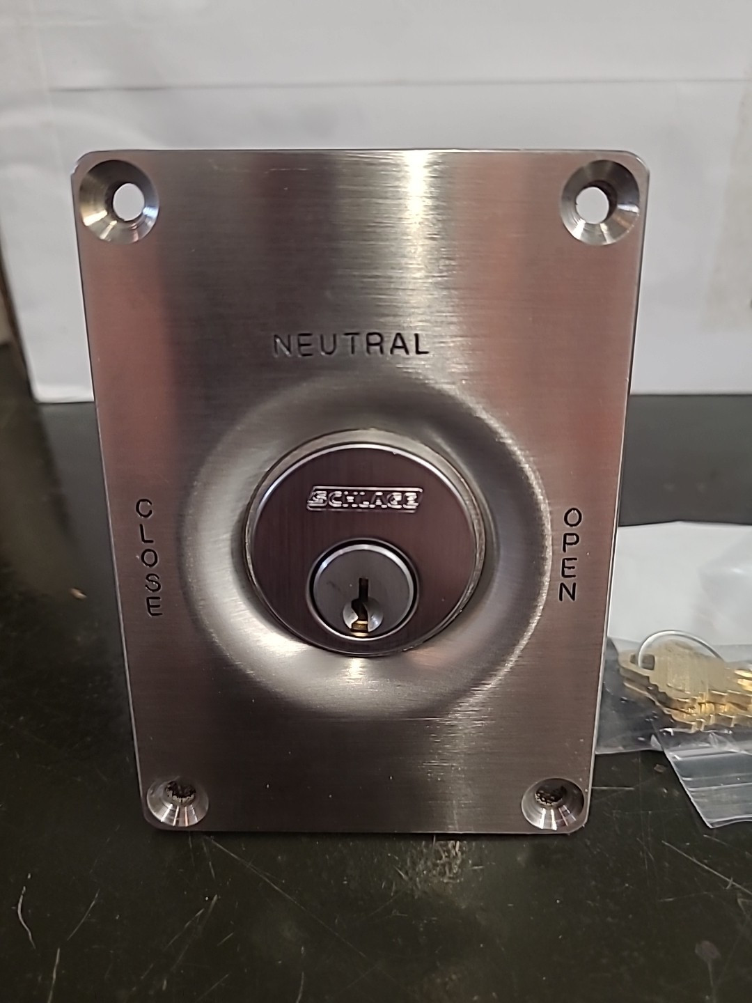 Electroswitch Series 31 Key Controlled Switch 1528 Schlage 65202NC