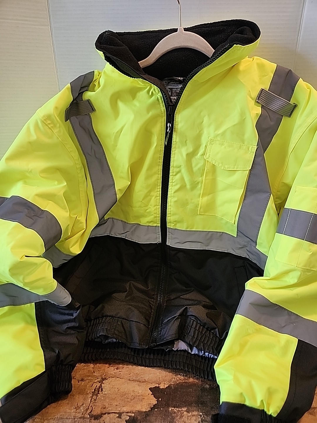 Tenacious Work Gear Glowear 8377 Reflective Jacket Size XLarge  Ergodyne New!