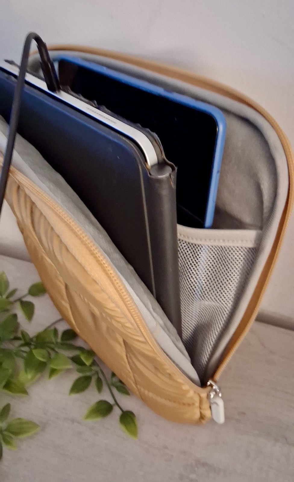 UBRAND PADDED ZIP TECH CASE
