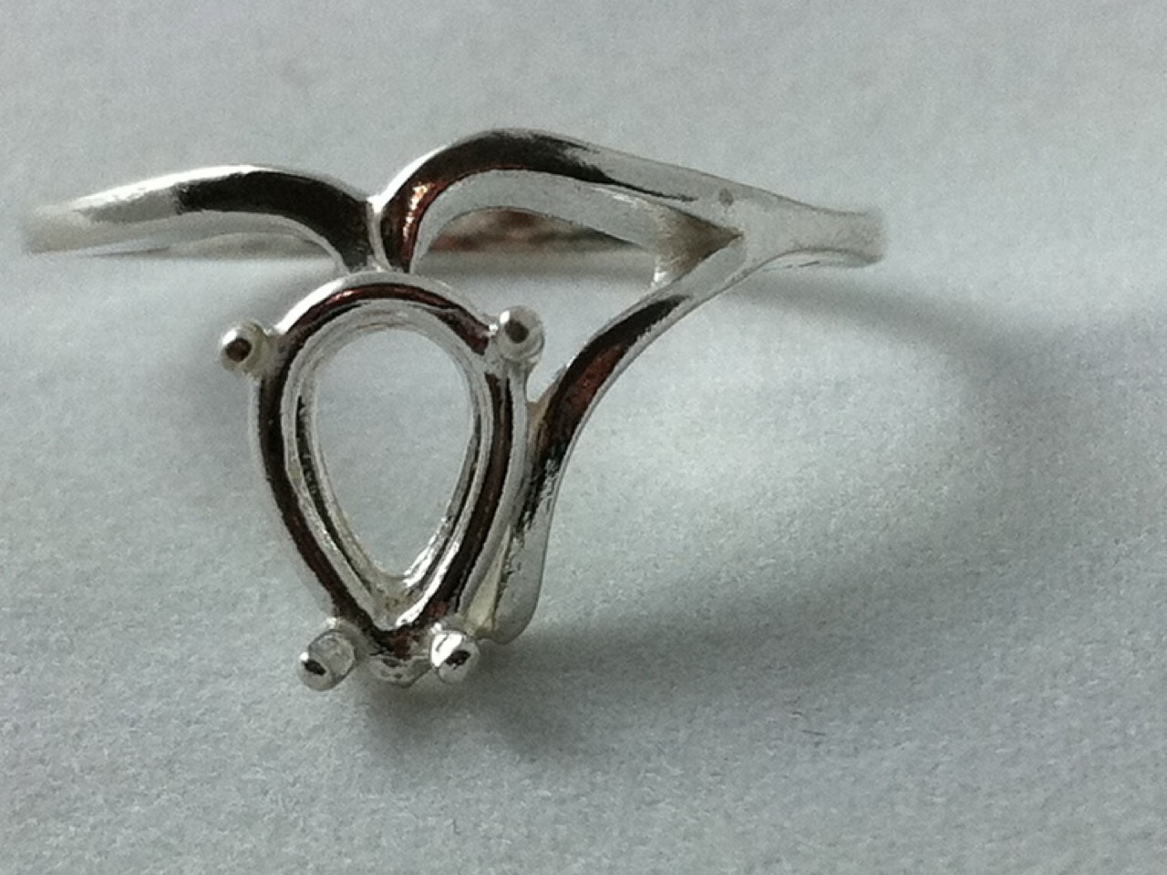 Sterling Silver 9x6mm Pear Half-Vee Shank Pre-Notched Ring Setting Size 7