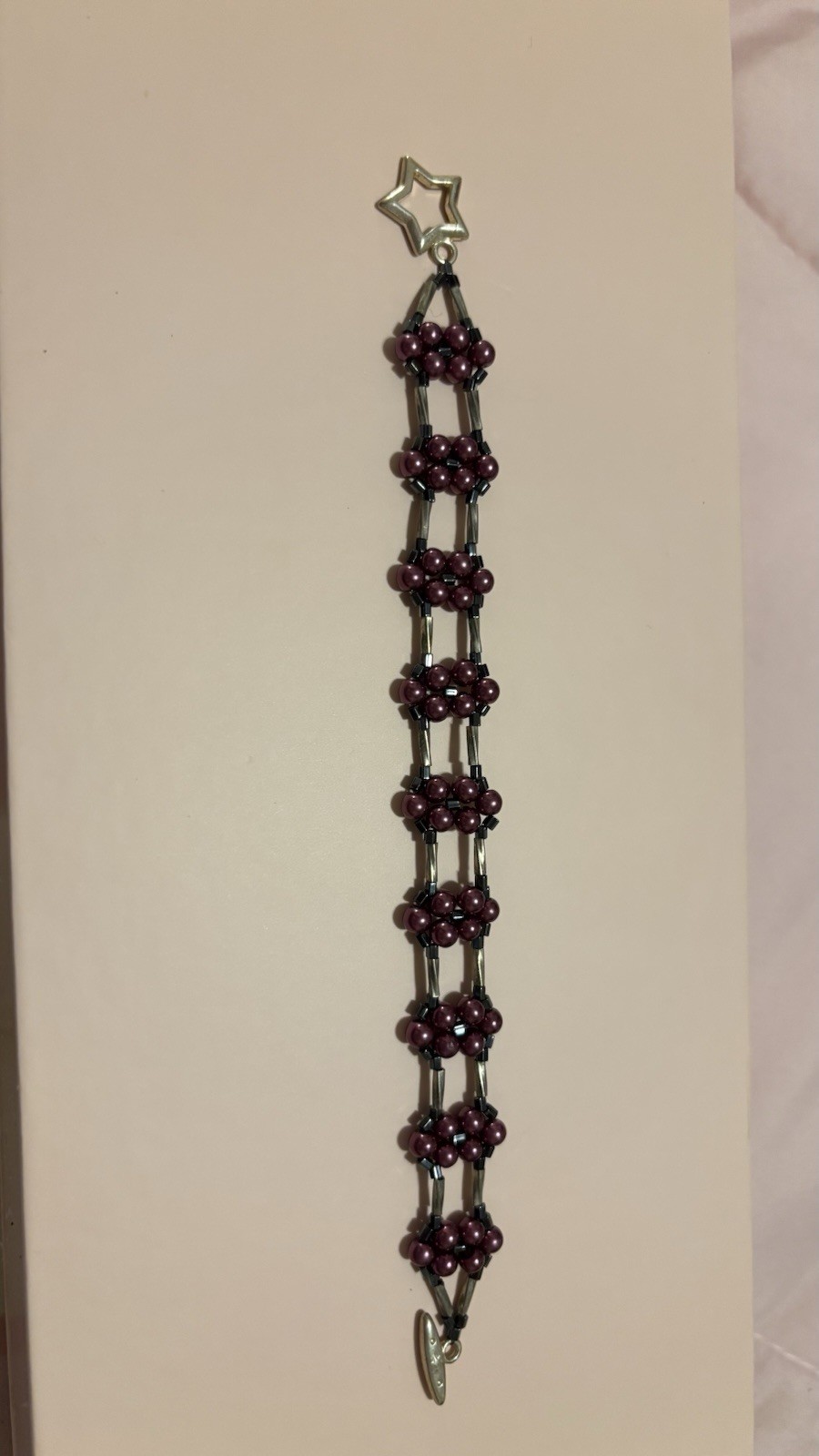 Handcrafted Beaded Glass Bracelet Star-Shaped Closure Purple Silver Round