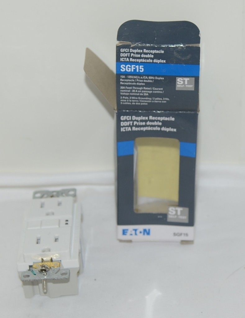 Eaton SGF15WBXLW GFCI Duplex Receptacle Self Test Arc Ground Fault White