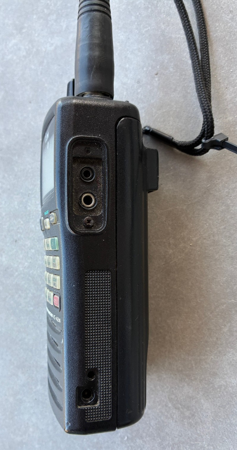 ICOM VHF AIR BAND TRANSCEIVER and VOR navigation IC-A24