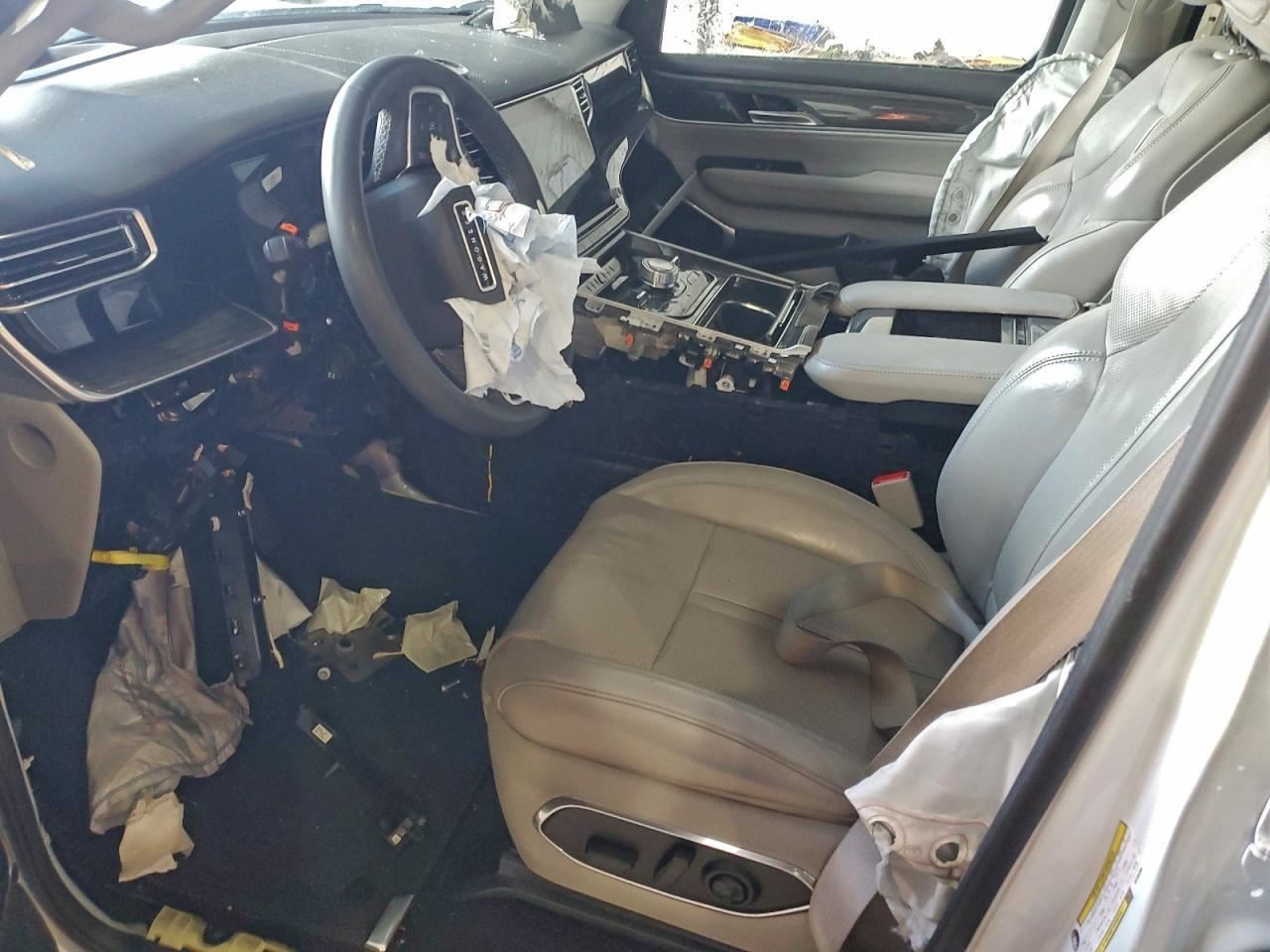 WAGONEER 2022 Glove Box 809584