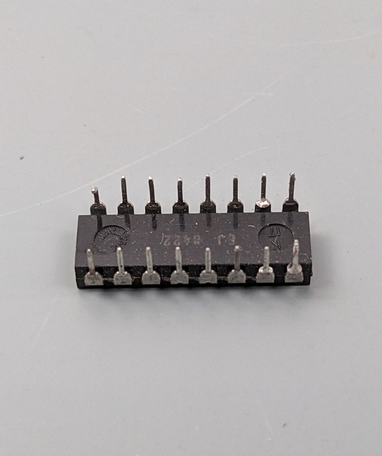 Intel P3205 High Speed 1 of 8 Binary Decoder IC