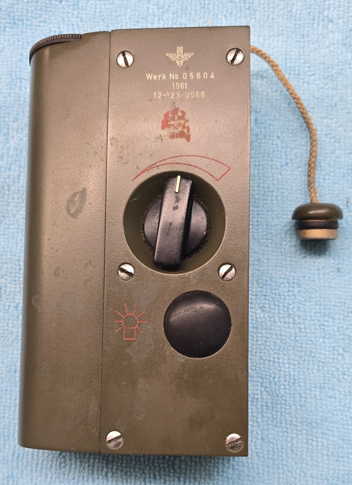 Vintage East German Military Radiation Dosimeter Charger Strahlendosimeter