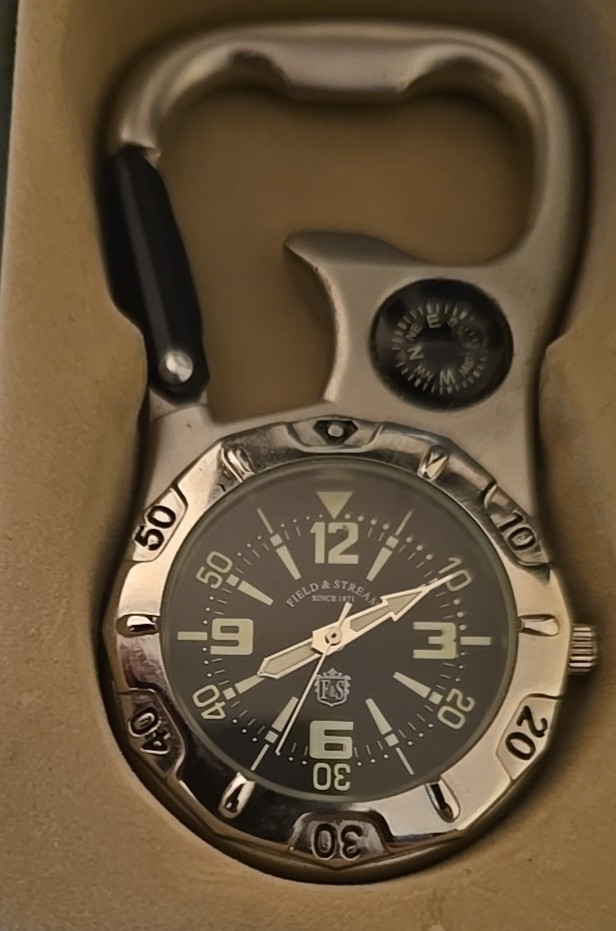Field & Stream Men's Watch and 8-Function Golf Tool gift set box damaged