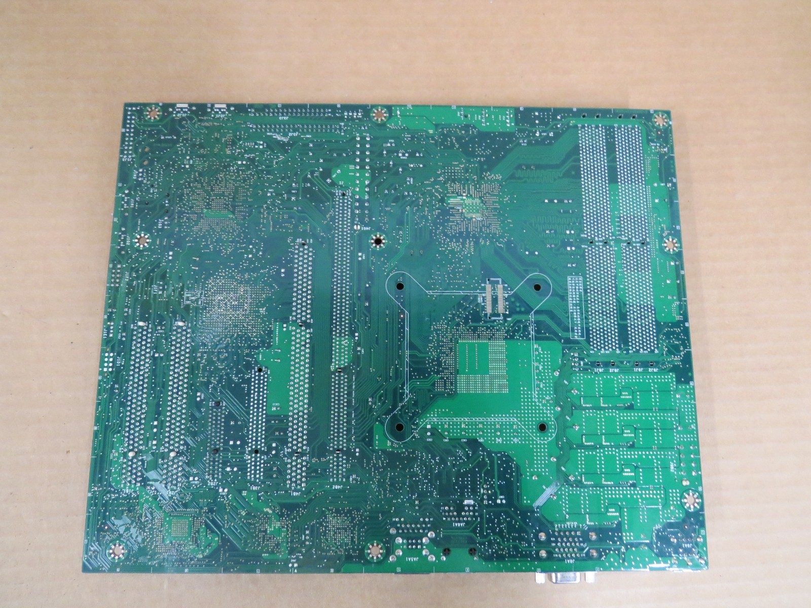 Intel S3000AH D40859-207 Socket LGA775 DDR2 PCI ATX Server Board TESTED