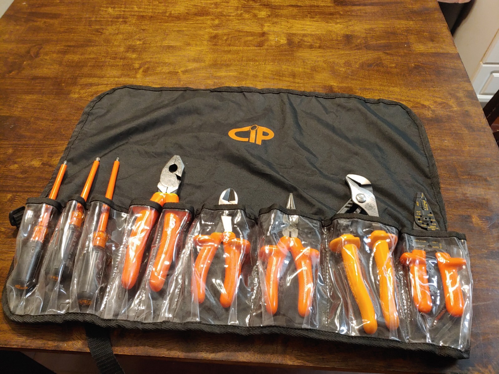 CERTIFIED INSULATED PRODUCTS CIP 8 PC. PLIER SET 1000V