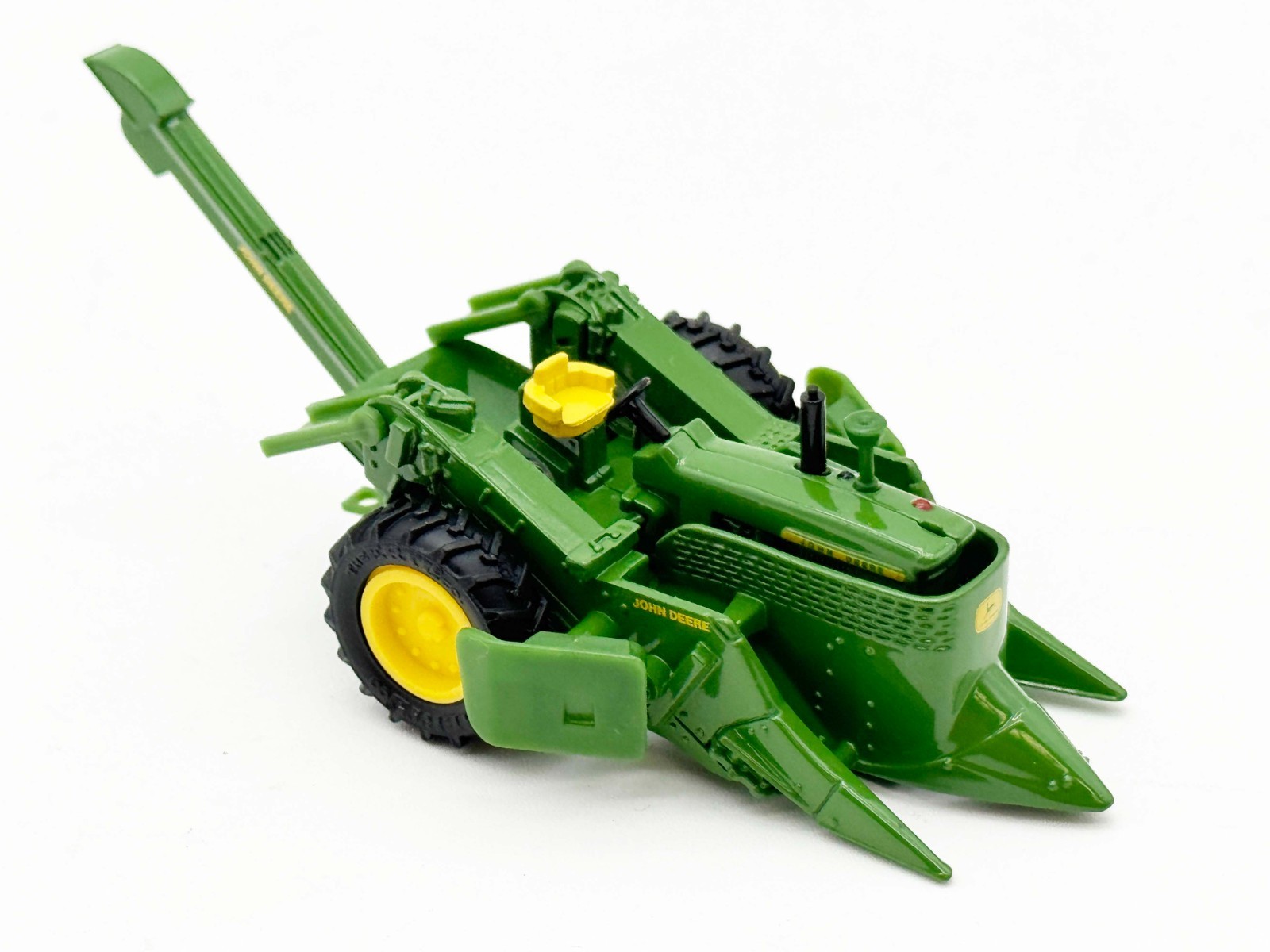1/64 John Deere 4010 Tractor With Mounted Corn Picker