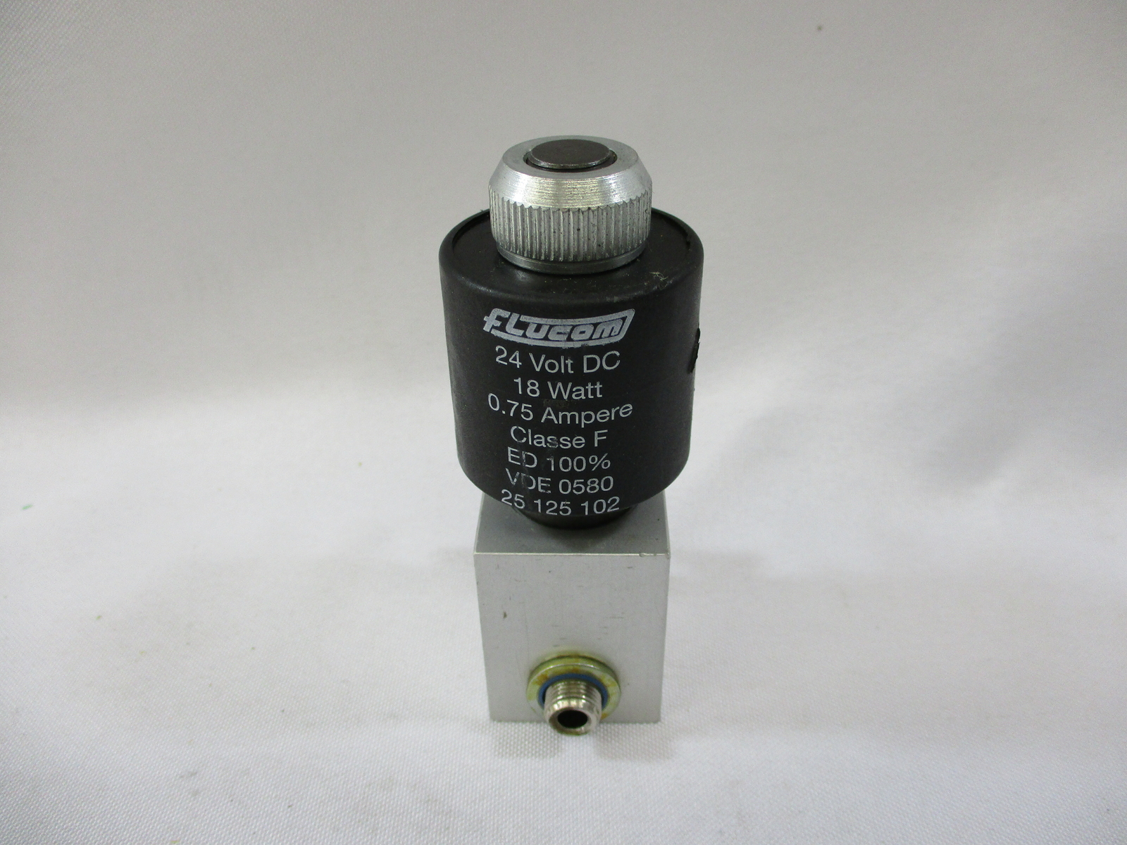 FLUCOM VDE0580 CLASS F SOLENOID VALVE w/GIRTEC 812027 SER 23/15